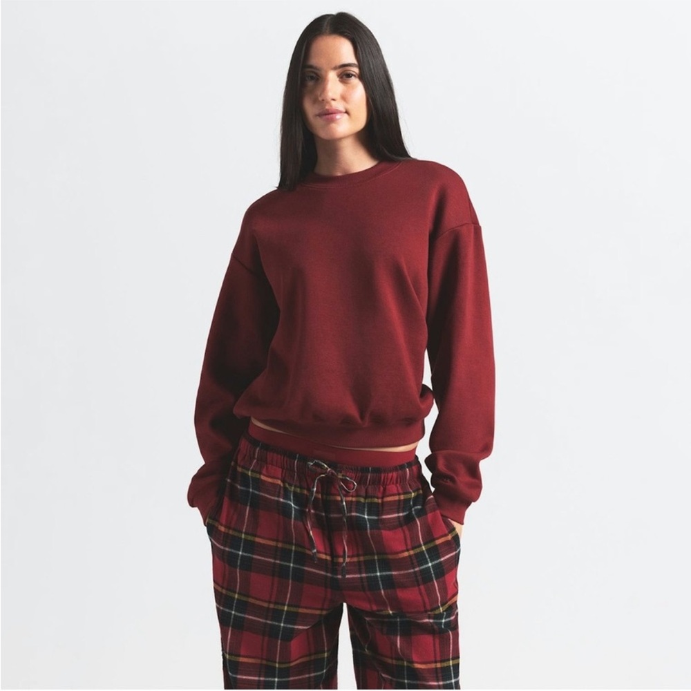 SKIMS Cotton Fleece Classic Crewneck in Merlot